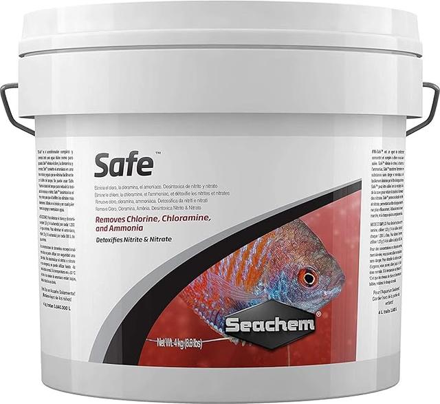 A picture of a Seachem Safe Concentrated Dry Conditioner For Fresh and Salt water,